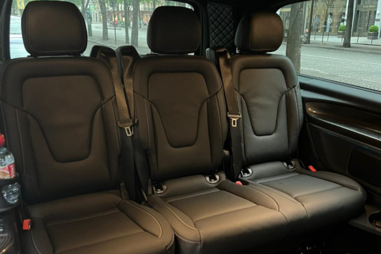 Transport Van de 1 à 8 passagers en Mercedes Classe V Orly Transport à l'Aéroport de Paris Orly de 1 2 3 4 5 6 7 8 passagers